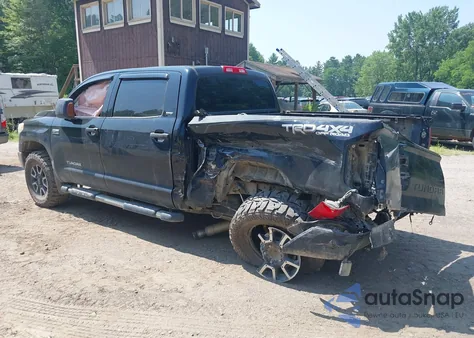 2017 Toyota Tundra Sr5 5.7L V8 из США, поврежденный, VIN 5TFDY5F12HX606507